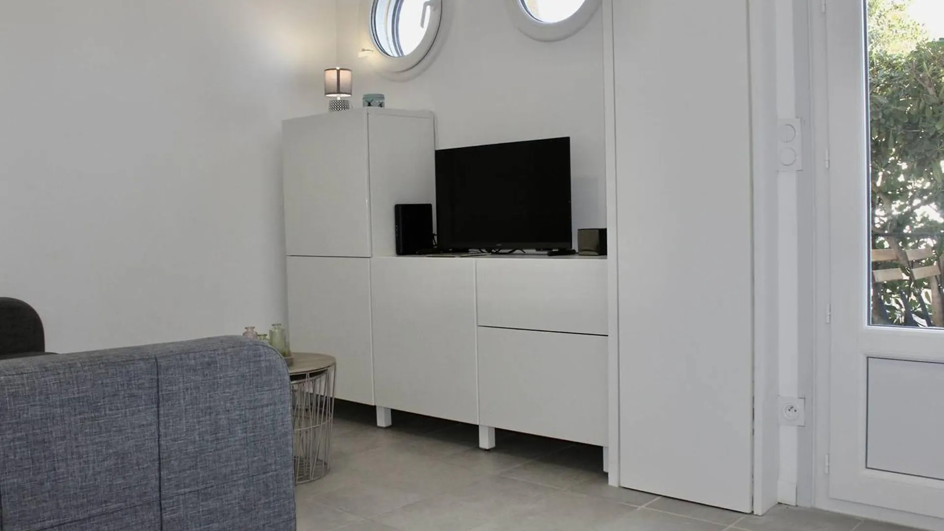 Apartment Charmant 2P Climatise, Terrasse Et Parking, 4 Couchages - Villeneuve-Loubet - Fr-1-252A-115